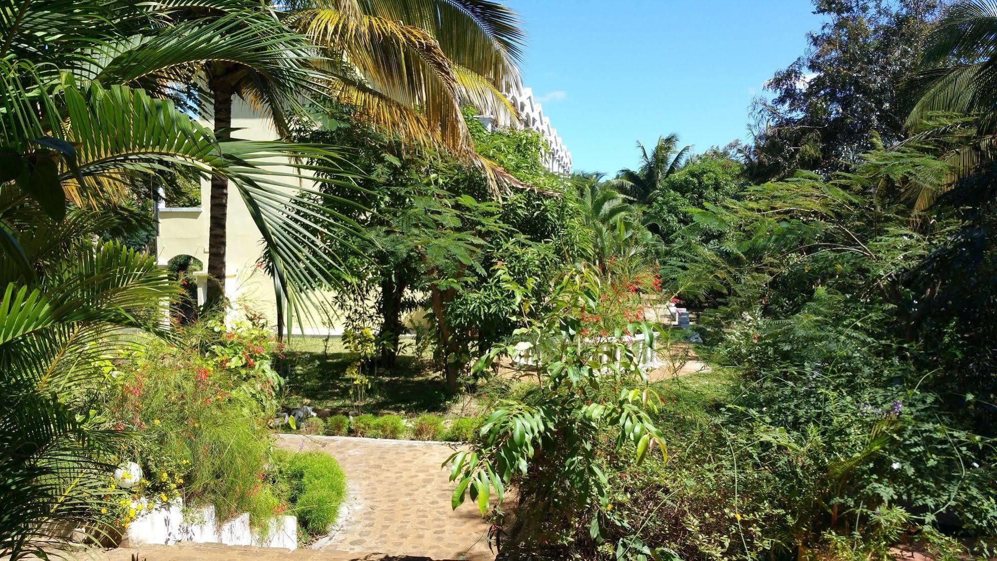 Ar Sun Hotel Antsiranana Екстериор снимка